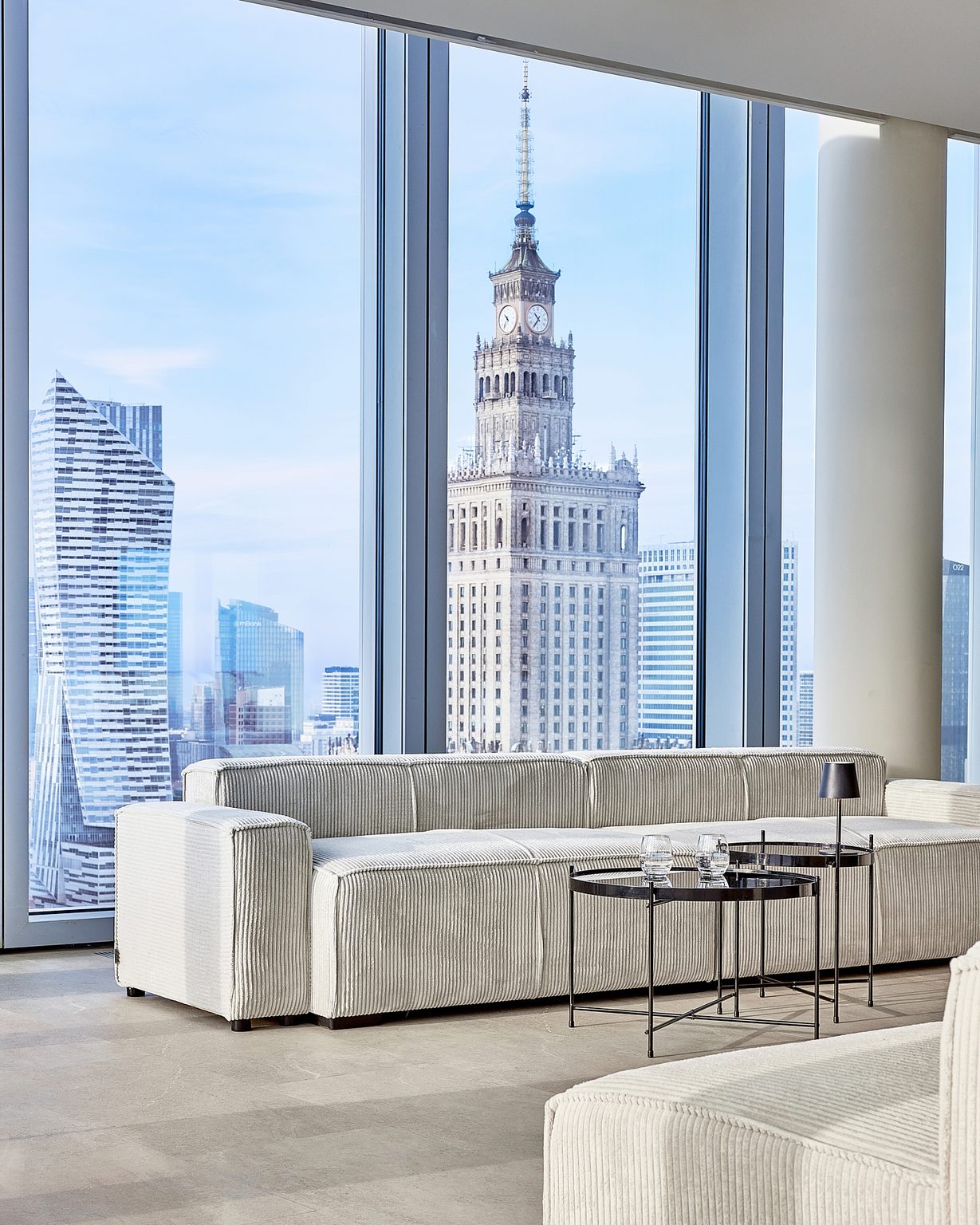 Widok na Pałac Kultury i Nauki z 27. piętra Widok Towers, Aleje Jerozolimskie 44