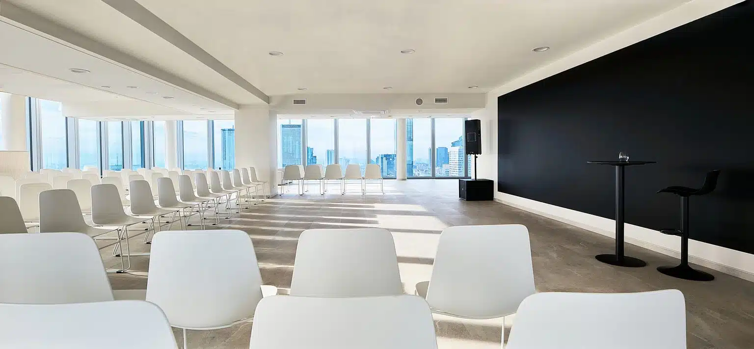 Układ teatralny na 120 osób — sale konferencyjne Warszawa centrum, WE EVENT Widok Towers